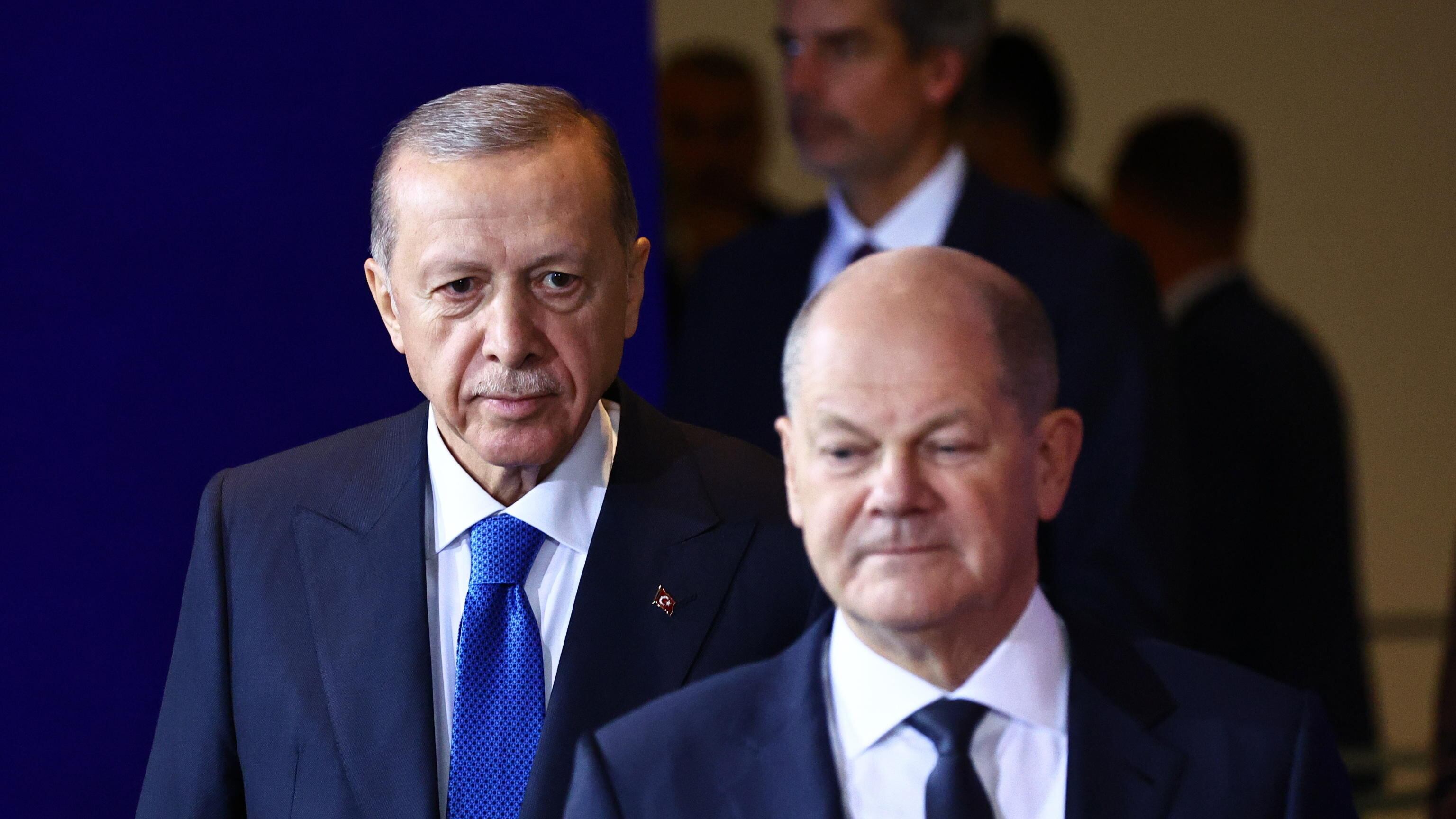 Show antisemita di Erdogan, stop di Scholz