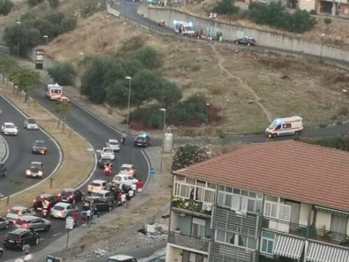 Un inferno a Catania: urla e spari per strada. A terra due cadaveri