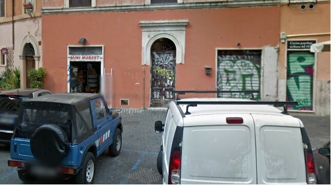 Ruba una birra, poi pesta il negoziante