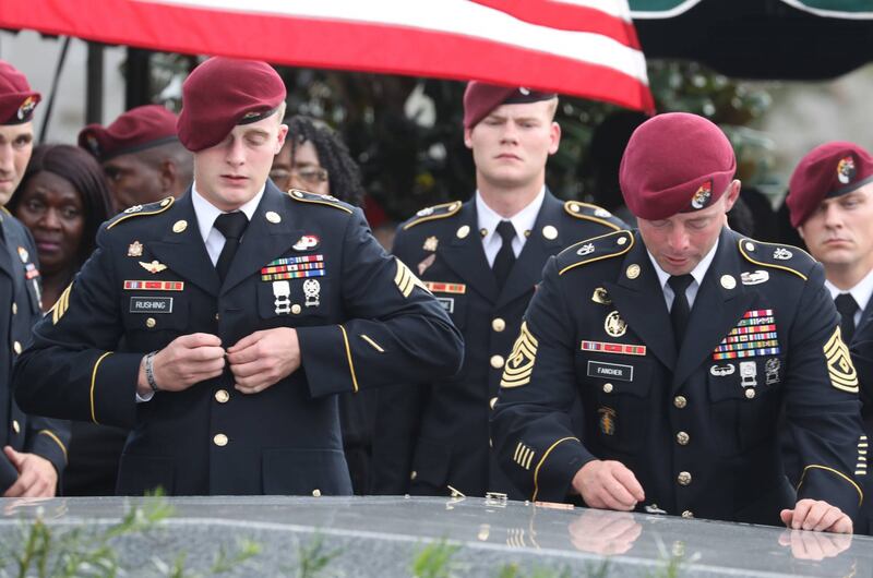 I funerali del sergente David Johnson 18