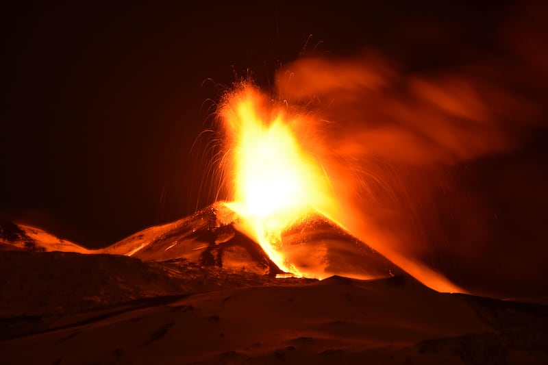 Lo spettacolo dell'Etna: una nuova eruzione 1