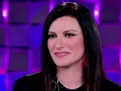 Laura Pausini choc: “Una fan si è chiusa nella mia valigia”