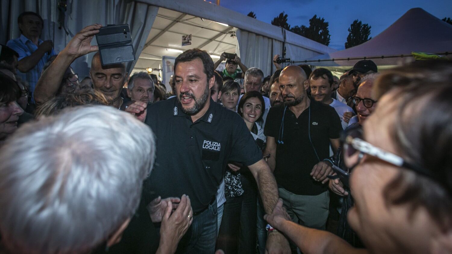 Salvini e Meloni soli in piazza. Gli azzurri: opposizione in aula