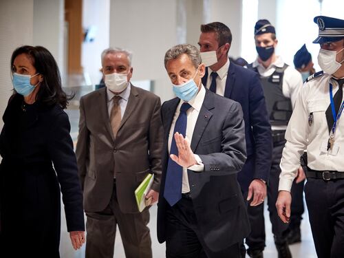 Sarkozy condannato a tre anni: "È colpevole di corruzione"