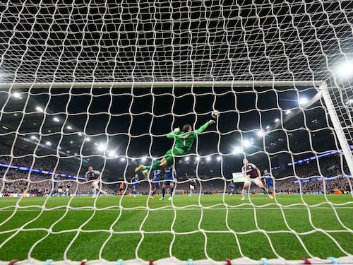 "Grazie Gigio": Donnarumma eroe della Champions, salva il Psg con tre "miracoli"