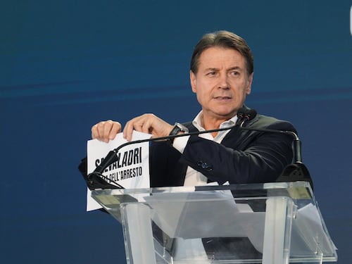 Autogol della destra vannacciana respinta dal popolo di Conte