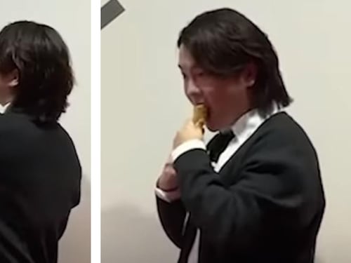 "Avevo fame". Lo studente mangia la banana di Cattelan da 120mila dollari