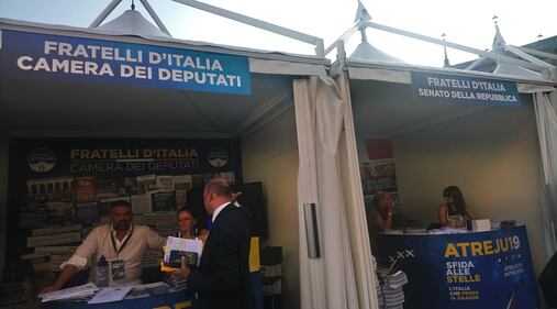 Ad Atreju va in scena lo sfottò a Conte e al M5S 8
