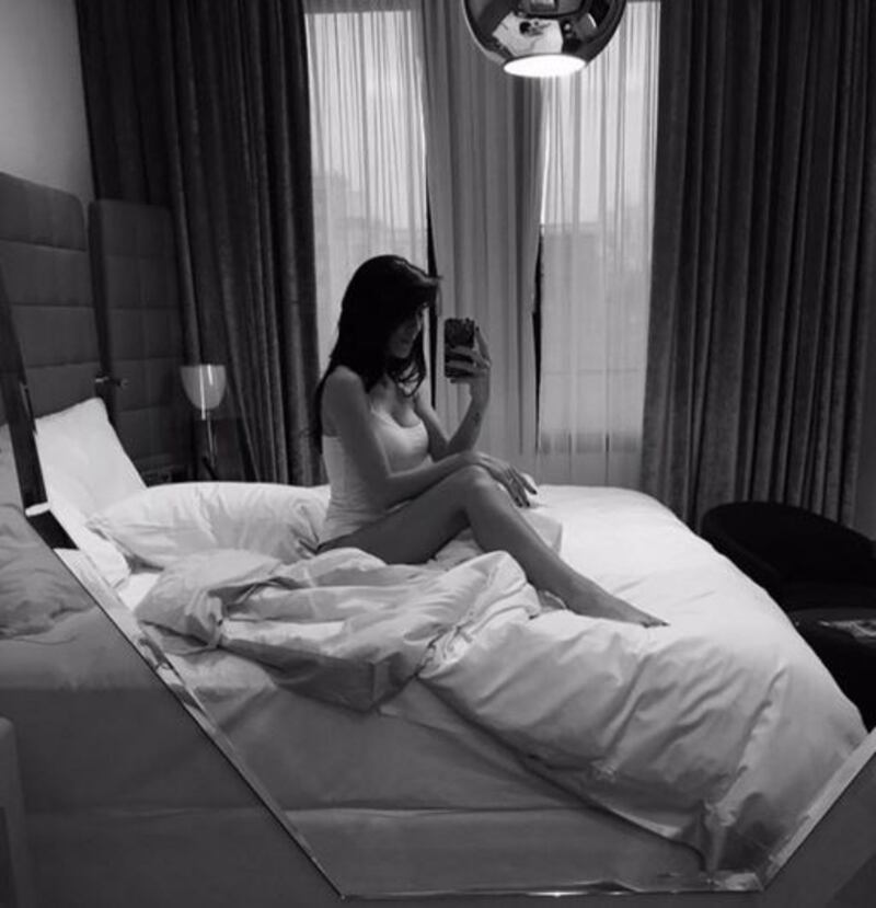 Anna Tatangelo, sexy sui social: foto 1