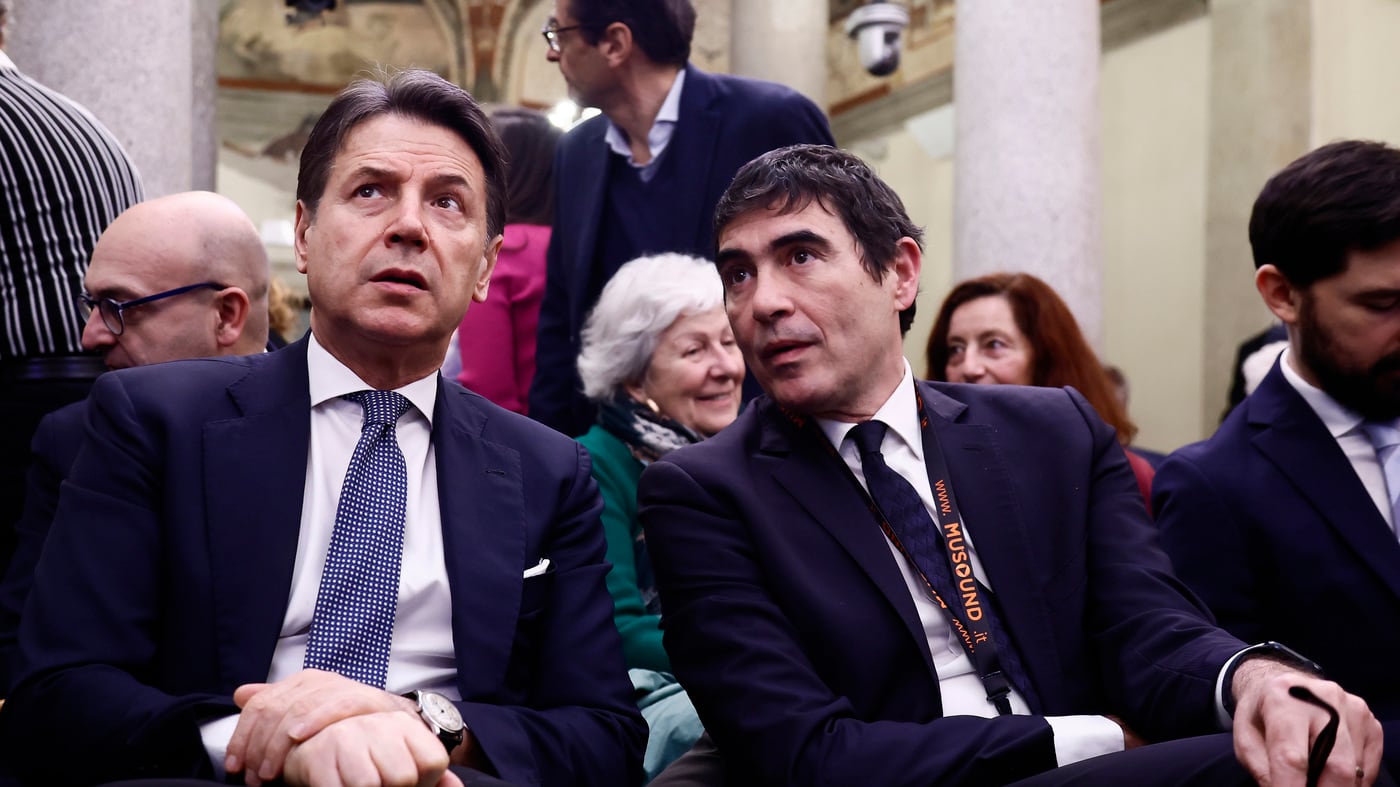 Le priorità della sinistra? Un'informativa di Piantedosi sulle nozze di Bezos