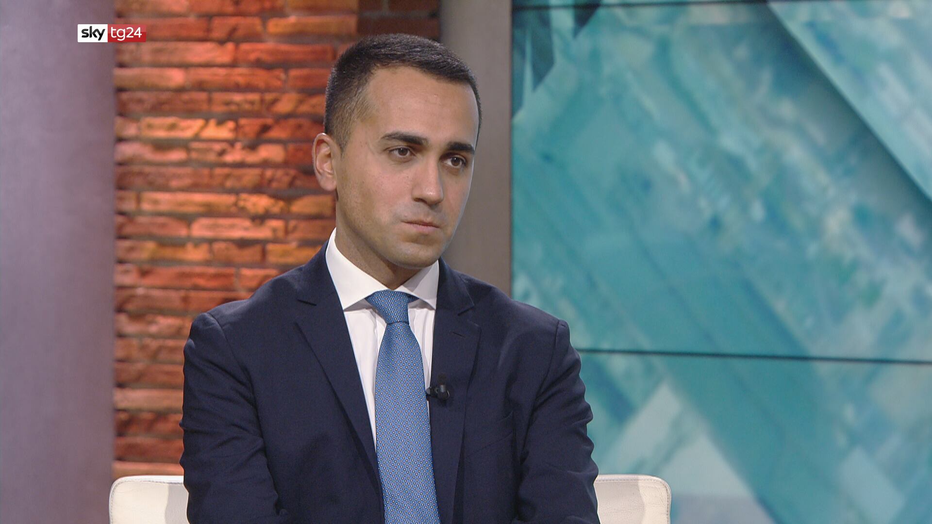 Di Maio vuole imporre il "socialismo irreale"