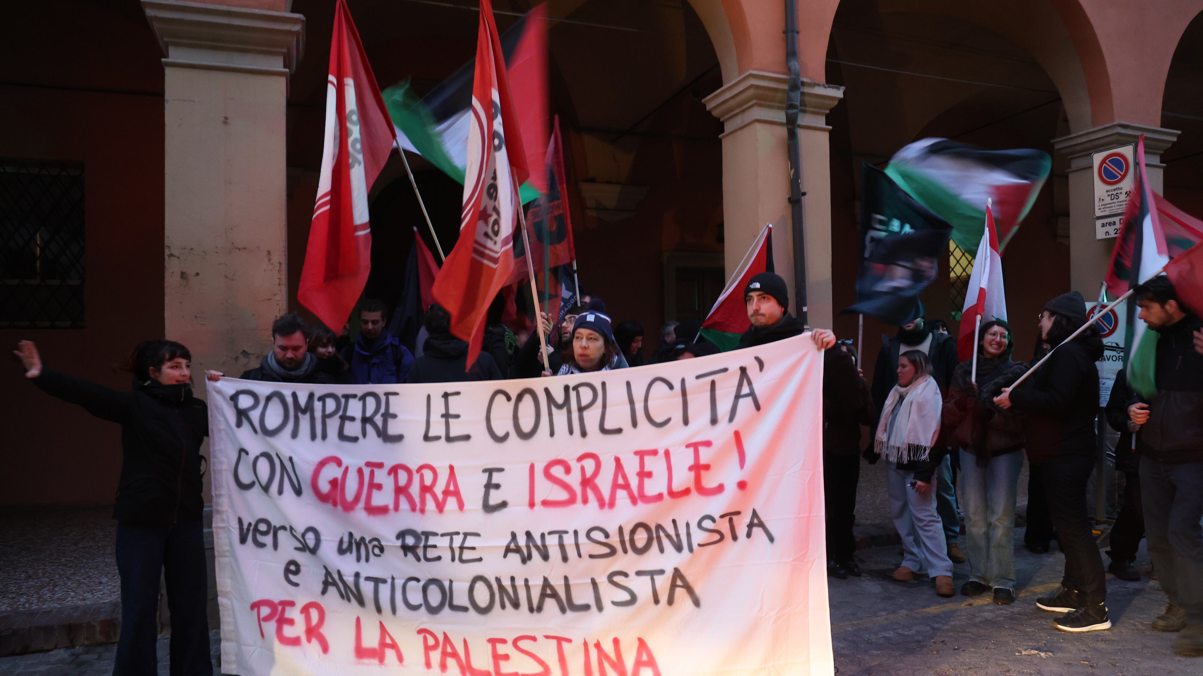 "Nessun agente di polizia infiltrato in Potere al Popolo". Arriva la smentita del Viminale