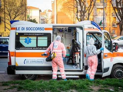 Bologna, orrore mentre fa jogging: nordafricano la trascina nel cespuglio, poi lo stupro choc