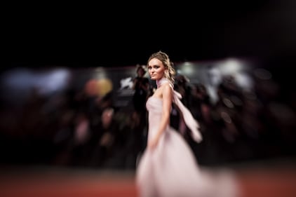 Lily-Rose Depp è la regina del red carpet di Venezia 76 6