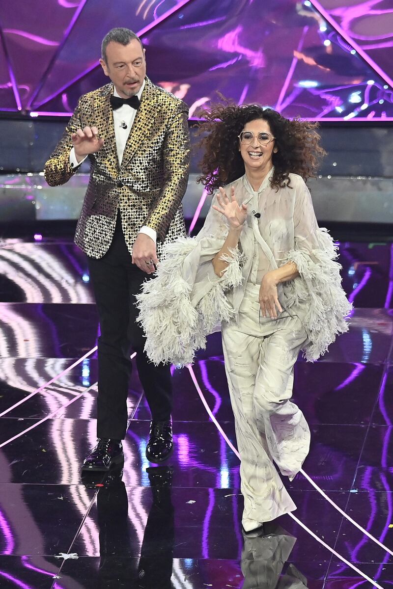 Sanremo 2024: ecco il look della terza serata del Festival dI conduttore, co-conduttrice e ospiti 3
