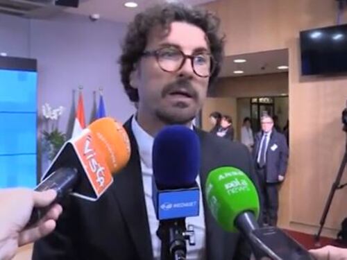 La gaffe di Toninelli: "Genova tornerà più forte di prima in pochi mesi, al massimo anni"