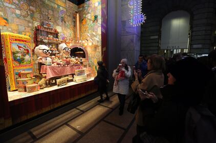 Natale alla Rinascente con le vetrine di Dolce & Gabbana 2