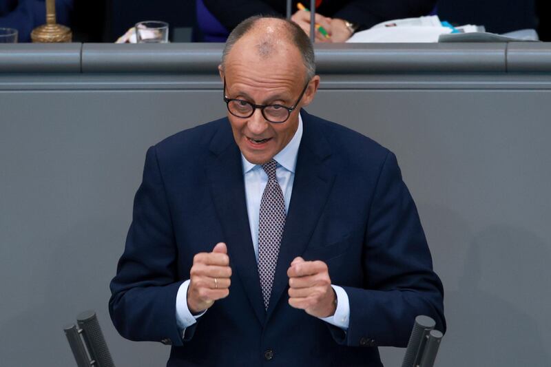 Auto, il pressing di Merz su Bruxelles