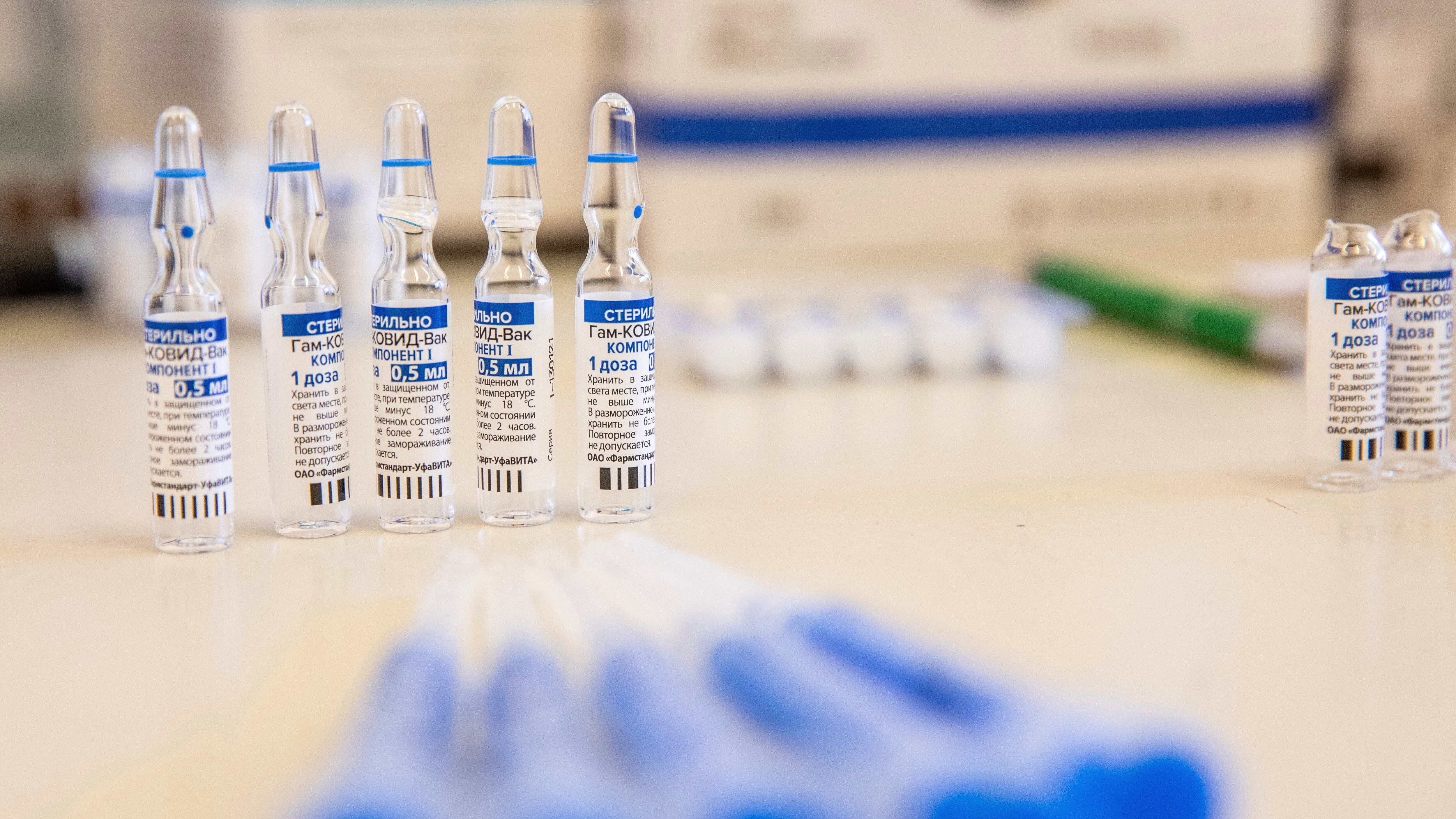 Il richiamo con altro siero: Pfizer, Moderna o Sputnik