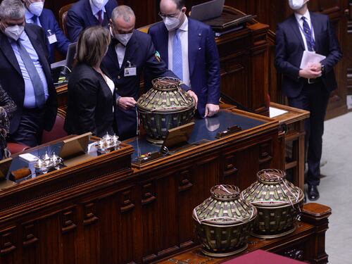 Quarta fumata nera, cresce ancora Mattarella: tutti i nomi