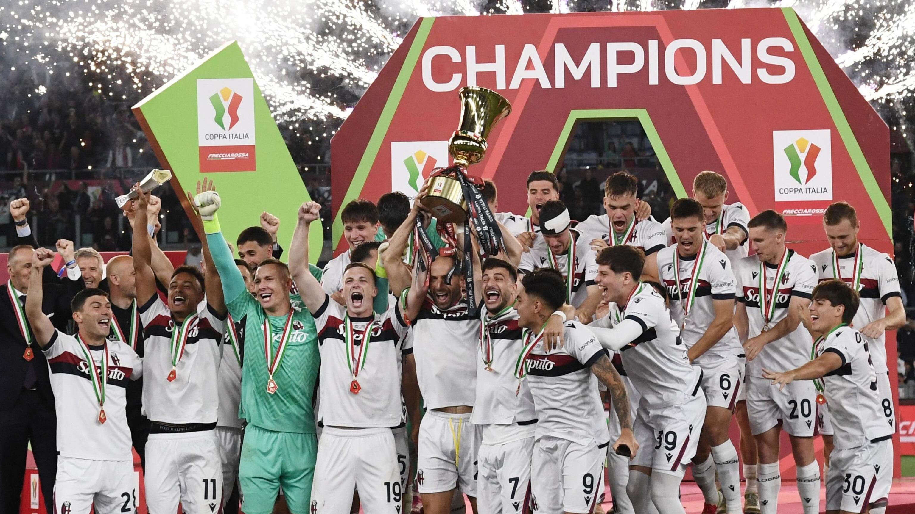 Storico Bologna, conquista la Coppa Italia dopo 51 anni. Un gol di Ndoye piega il Milan