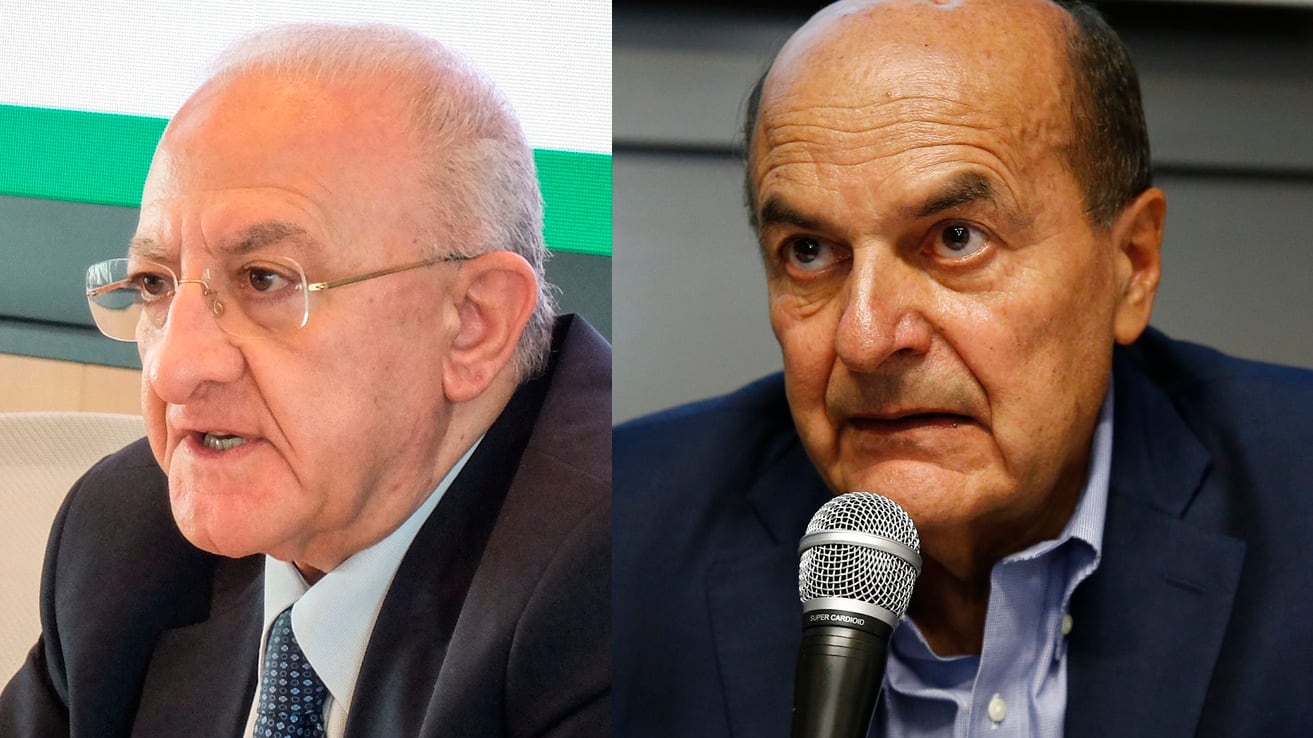 Terzo mandato, rissa a sinistra. De Luca: "Bersani? Beva un grappino, si sta rinc..."