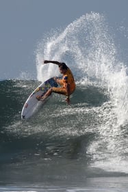 2018 World Surf League: i surfisti tra le onde 9