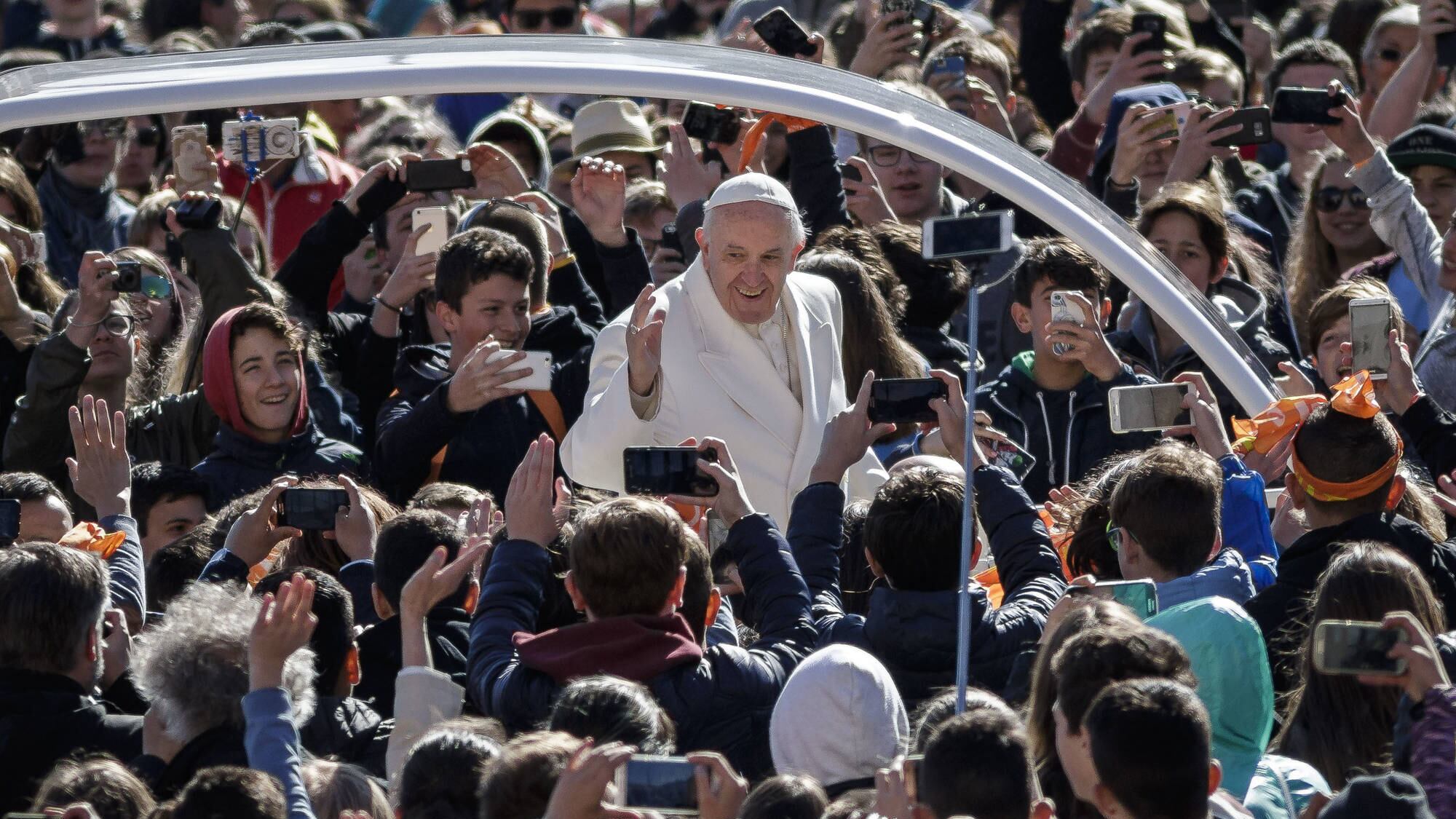 La sfida del Papa in Egitto senza protezione. Tutti i rischi del viaggio del Santo Padre