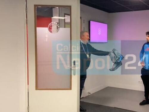 "Nessuno vuole scambiare le maglie con voi". Il gesto antisportivo dei giocatori dell'Ajax