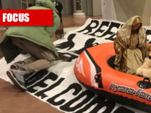 Per i "buonisti" anche Gesù Bambino era un migrante