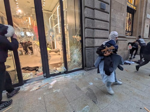 La “banda Bellini” e il nuovo appuntamento in Duomo per le 15. Scatta il nuovo allarme a Milano