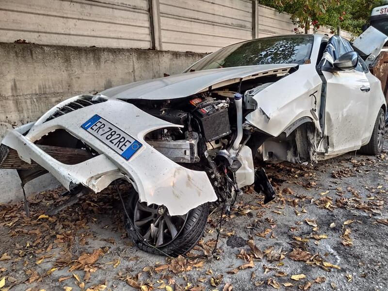 Rovigo, macchina si schianta 2