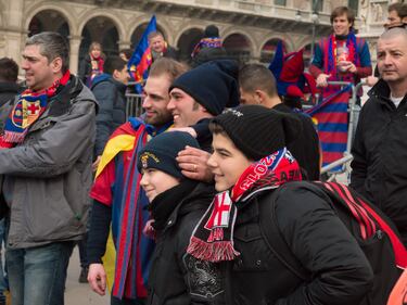 Tifo blaugrana in Piazza Duomo 19