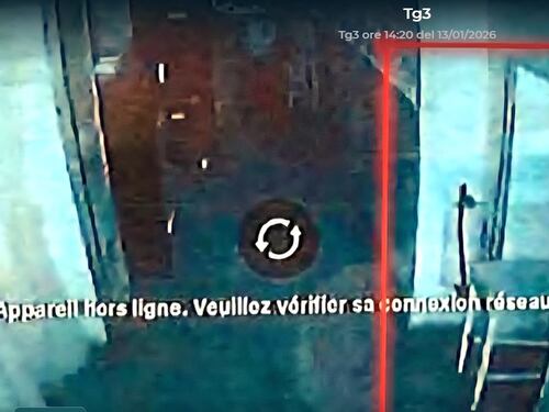 Crans, il video choc: "L'uscita di sicurezza bloccata da un tavolino". Jessica Moretti resta libera