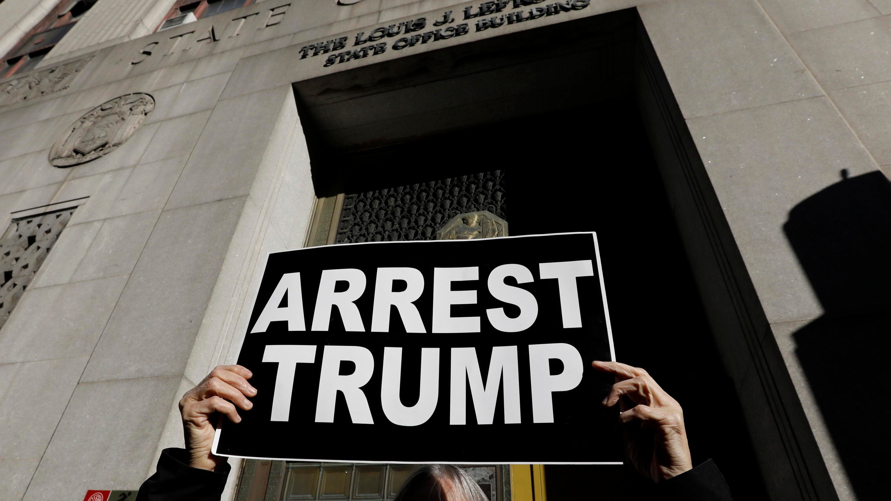 Le ore più lunghe di Trump. Gli Usa temono altri scontri