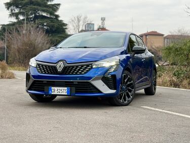 Renault Clio E-Tech: guarda la gallery della citycar ibrida francese 3
