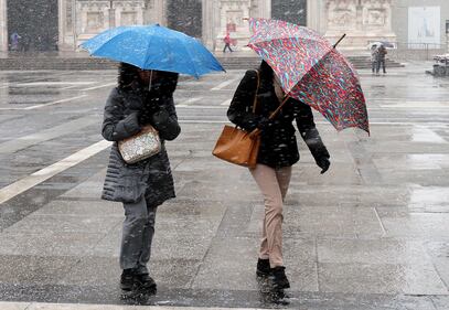 Neve a Milano, Duomo imbiancato 1