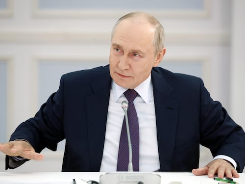Il dubbio del capo Cia: “Ma Putin quanto sa?”. E lo Zar incontrerà Xi