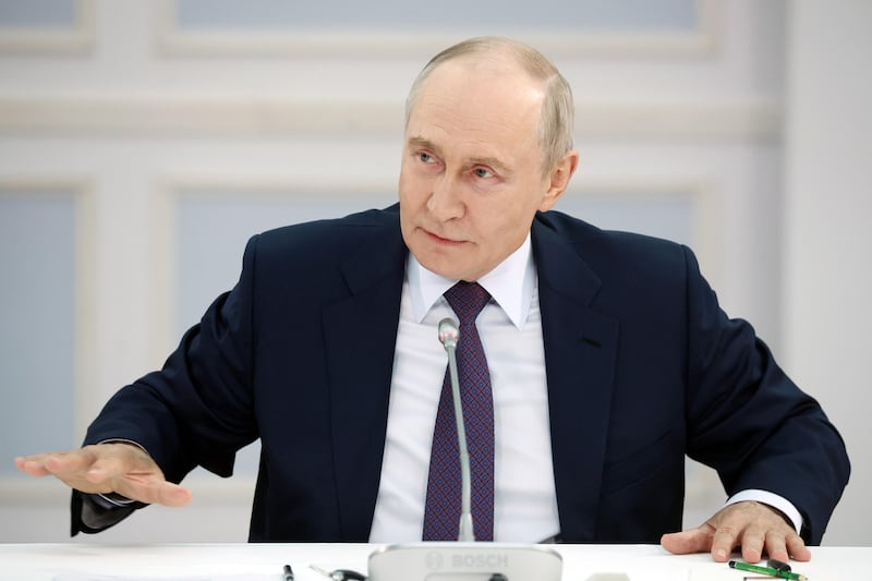 Il dubbio del capo Cia: “Ma Putin quanto sa?”. E lo Zar incontrerà Xi