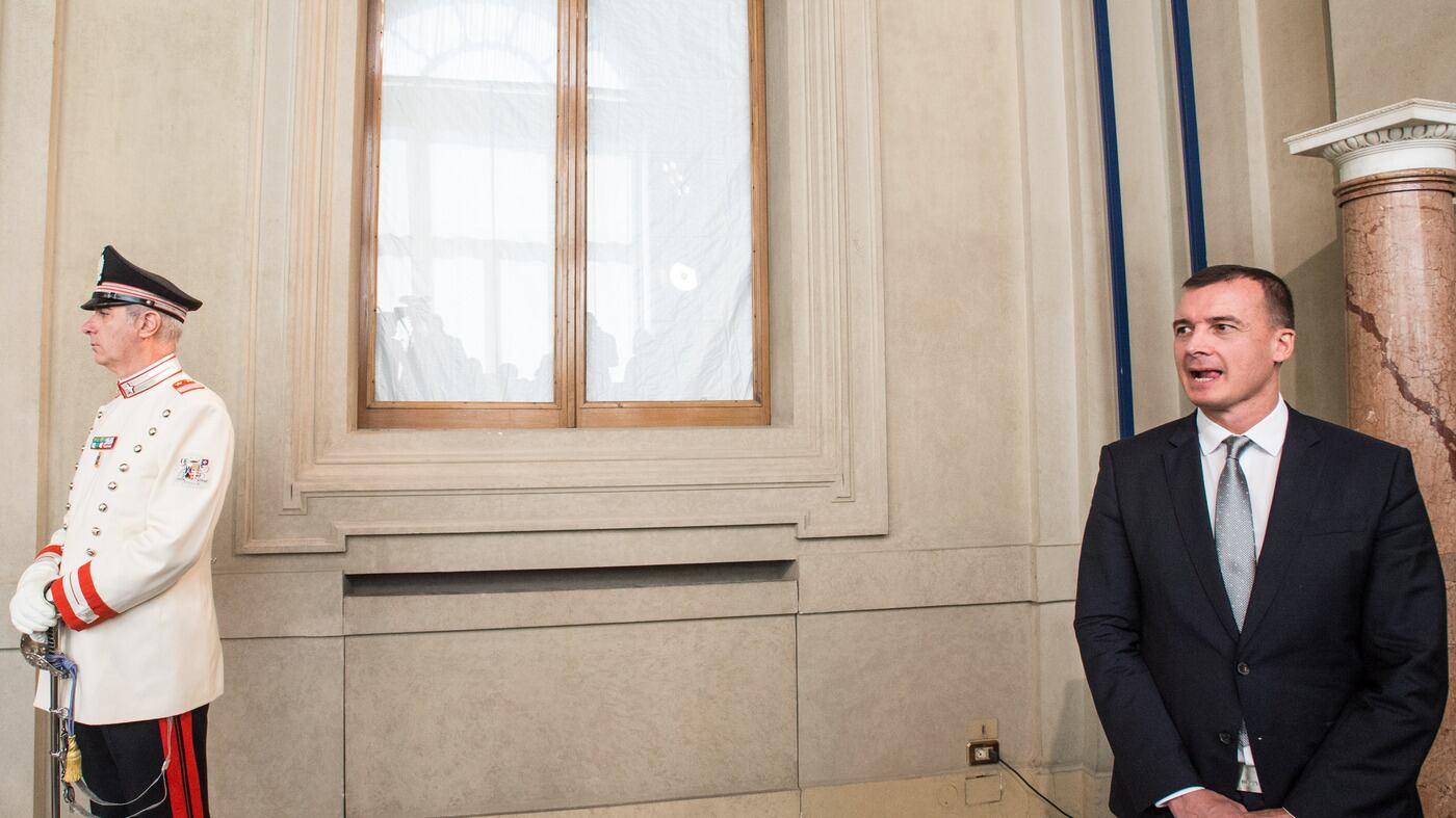 "Si scordi lo stipendio di Palazzo Chigi": sui 5S la "bomba" Casalino