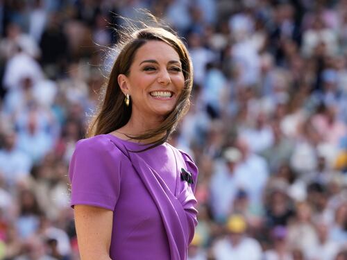 Il cancro e l'impegno "leggero". Il ritorno silenzioso di Kate Middleton