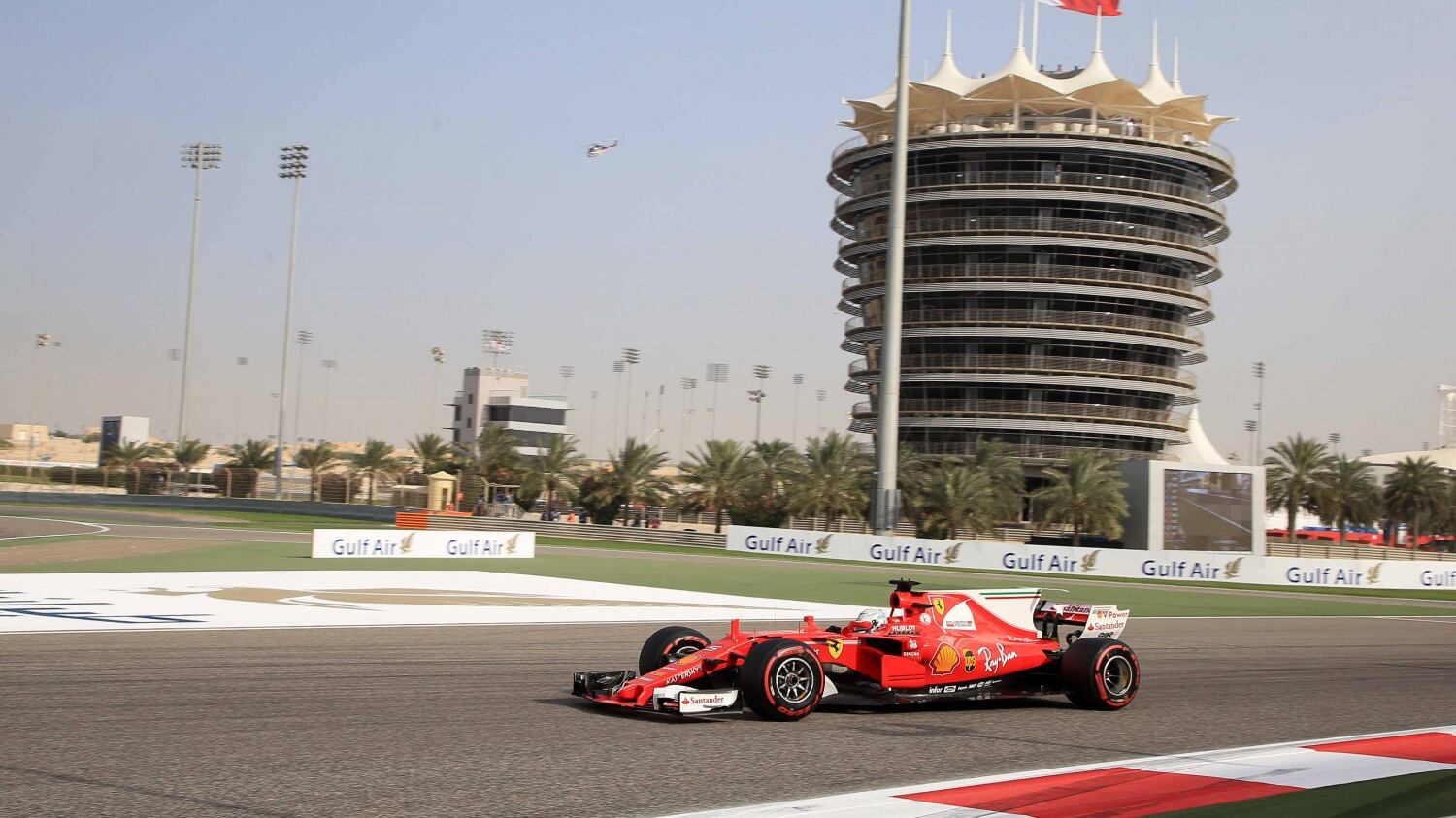 Bahrain, Bottas in pole davanti a Hamilton. Terza la Ferrari di Vettel