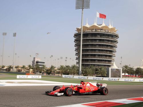 Bahrain, Bottas in pole davanti a Hamilton. Terza la Ferrari di Vettel