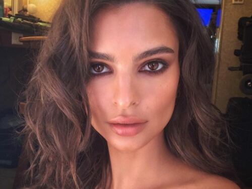 La sexy buonanotte di Emily Ratajkowski è da 659 mila "like"