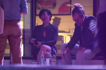 Dolcenera sexy in minigonna sulla Versilia notturna 8