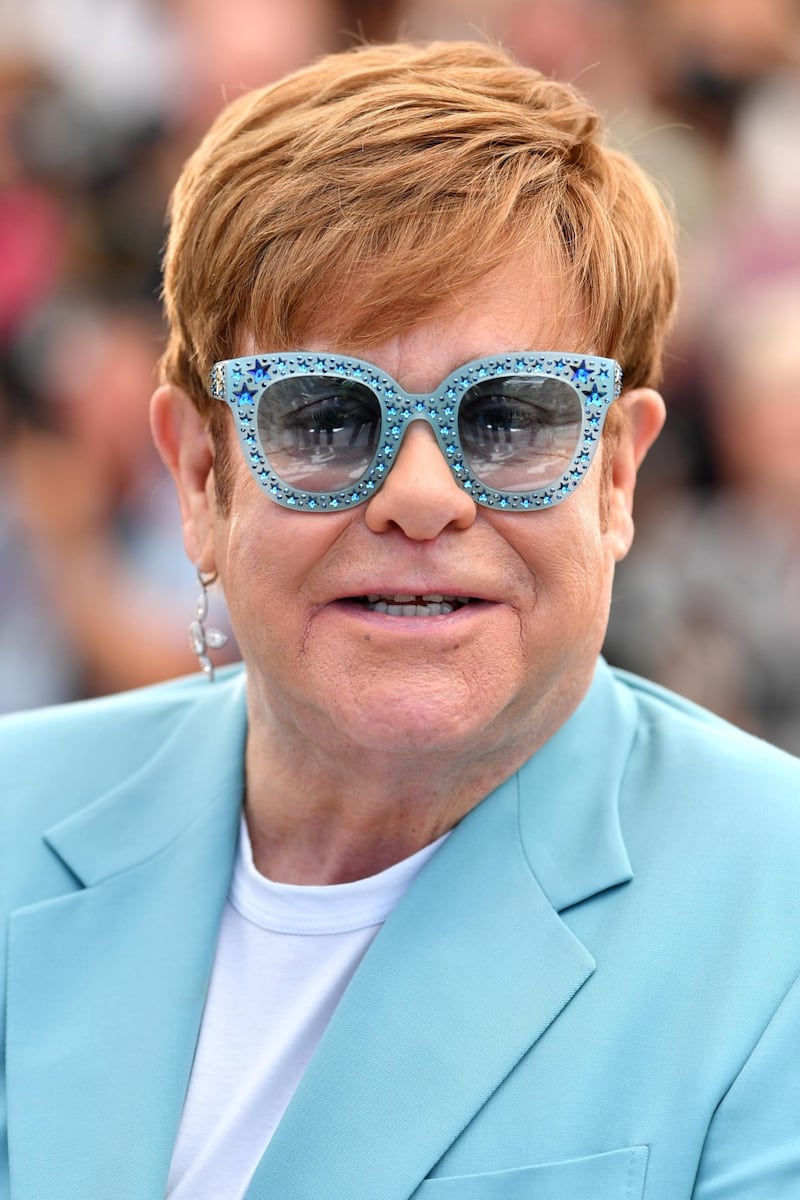 Elton John promuove "Rocket Man": foto 7