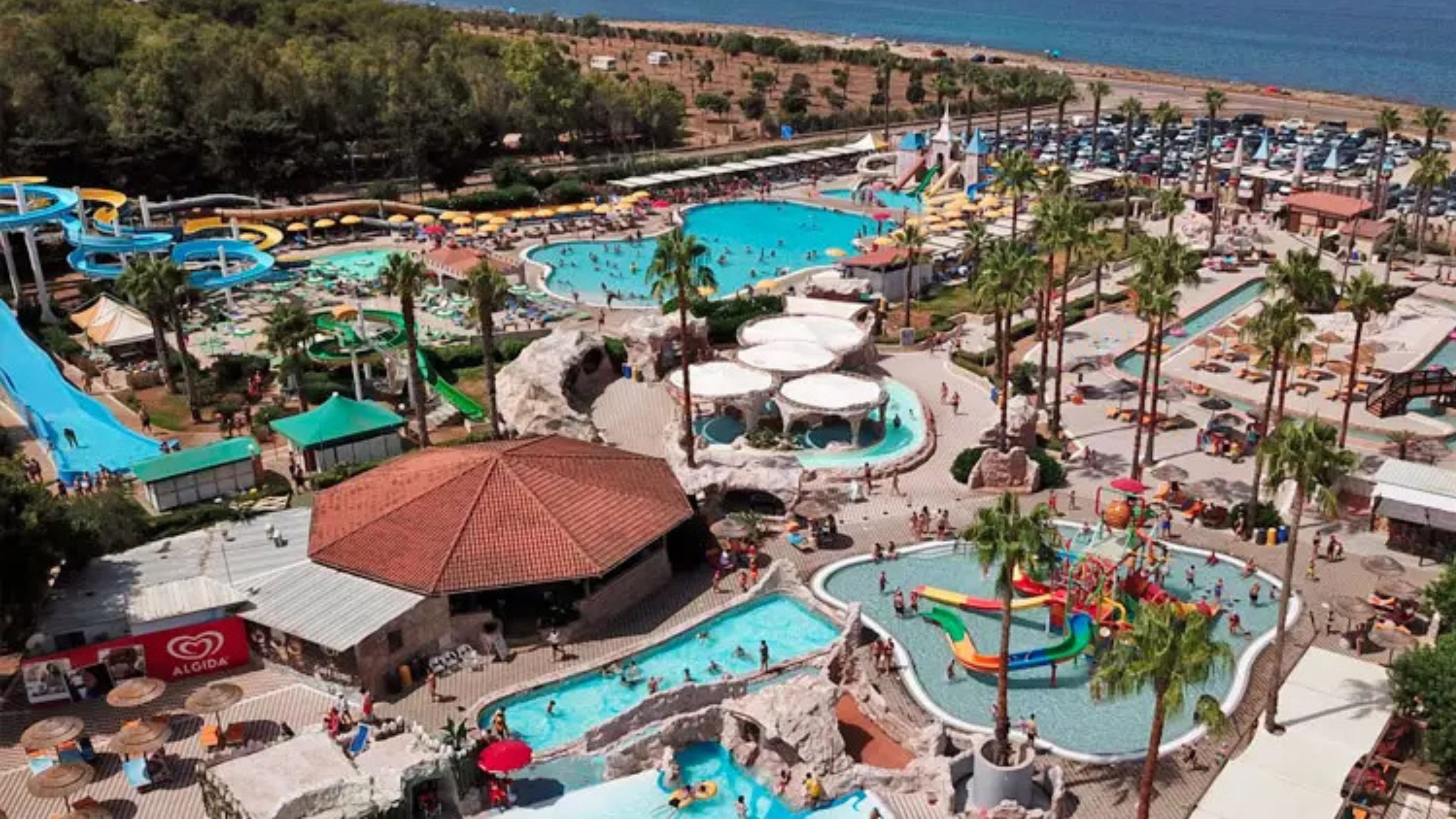 Gallipoli, si aggravano le condizioni del bimbo salvato in piscina