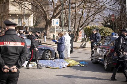 Le immagini dell'omicidio in corso San Maurizio 1
