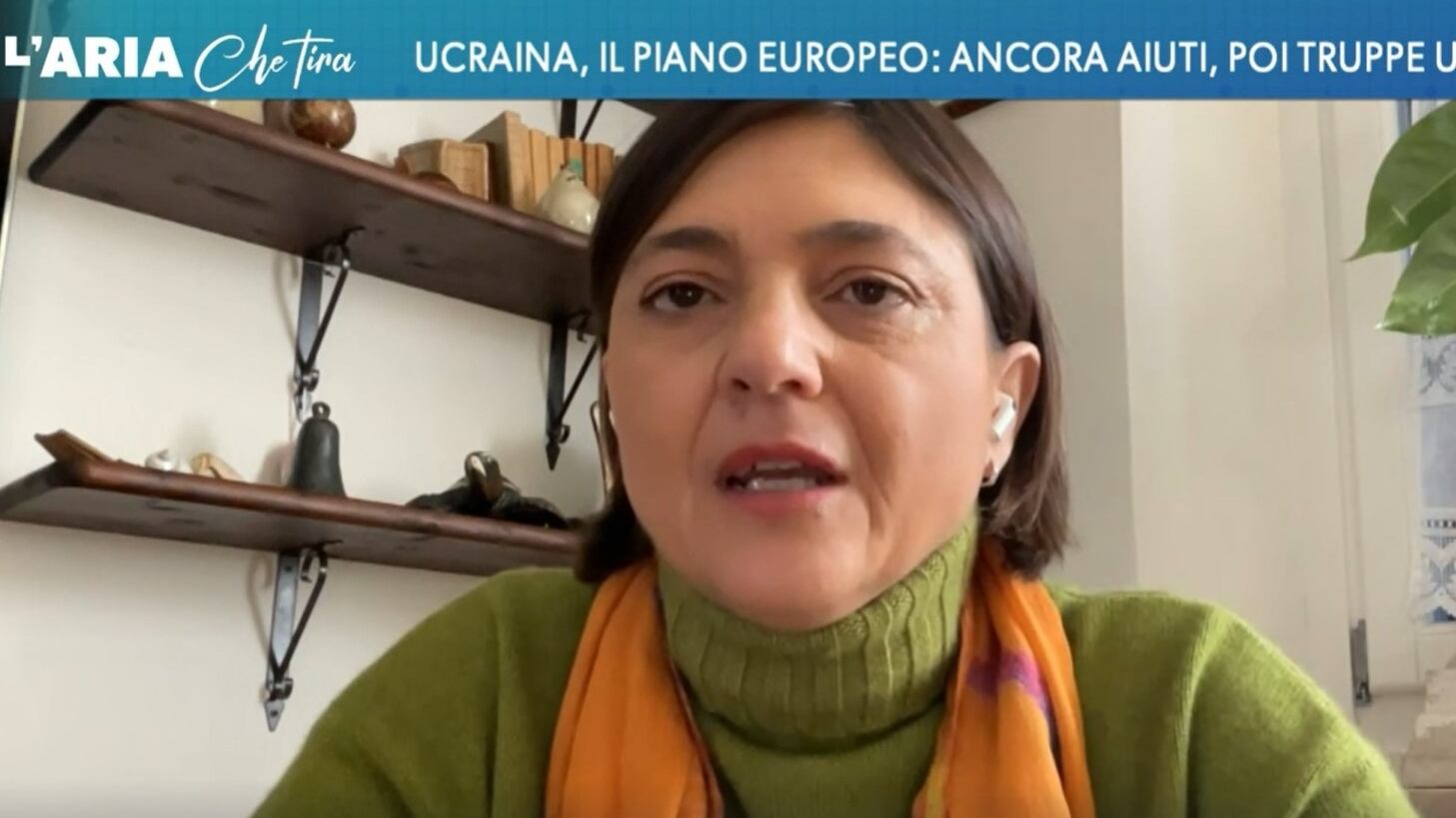 "Si finge morta...". La provocazione di Debora Serracchiani contro Giorgia Meloni