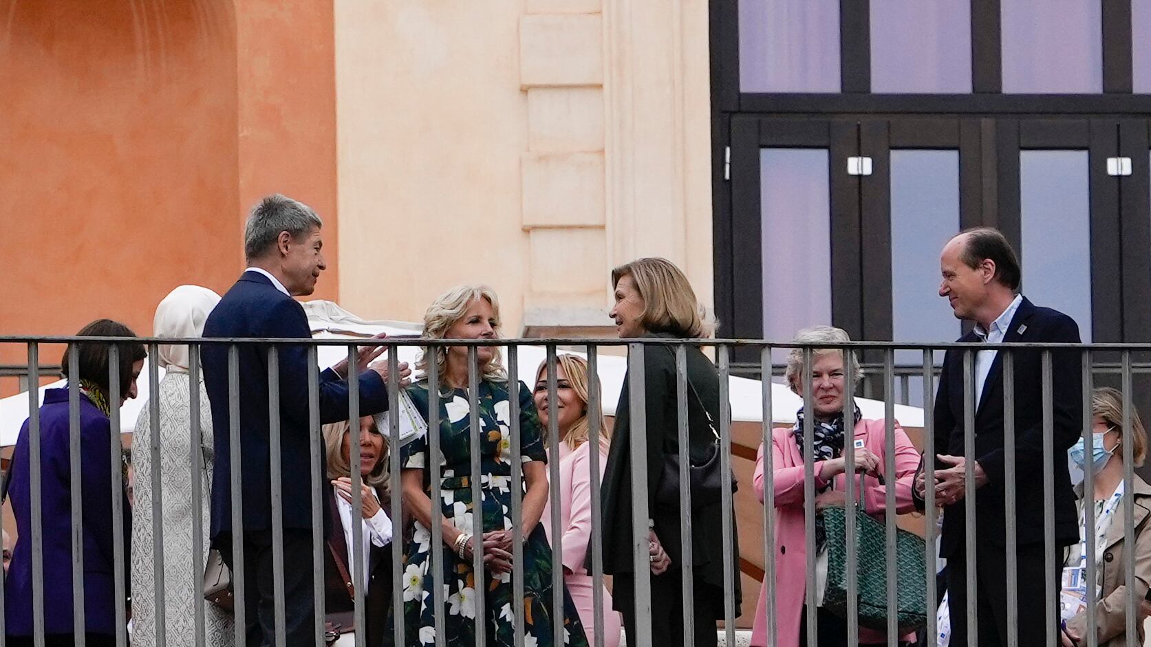 Aperitivi in terrazza, musei e il saluto alla Capitale. La "dolce vita" da first lady (e dei due first gentleman)